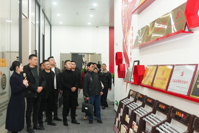 6e368171785e97fb09c5905ffcc9337c.jpg 6e368171785e97fb09c5905ffcc9337c.jpg