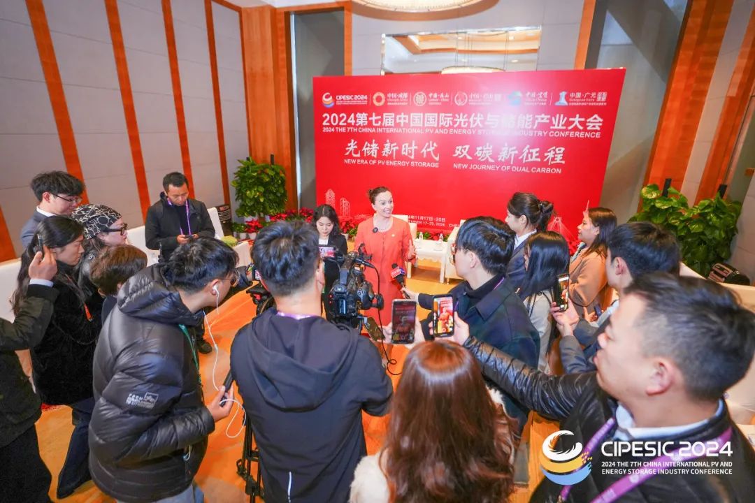 380f98e1b076846d65af302f8fdc6342.jpg 380f98e1b076846d65af302f8fdc6342.jpg